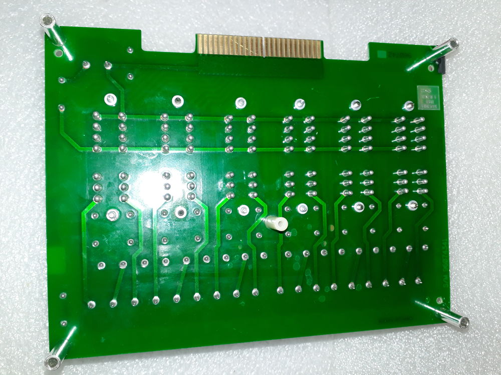  C.I ALLEN BRADLEY 1781-A6QA 6 Quad Module Mounting Board Matériel informatique