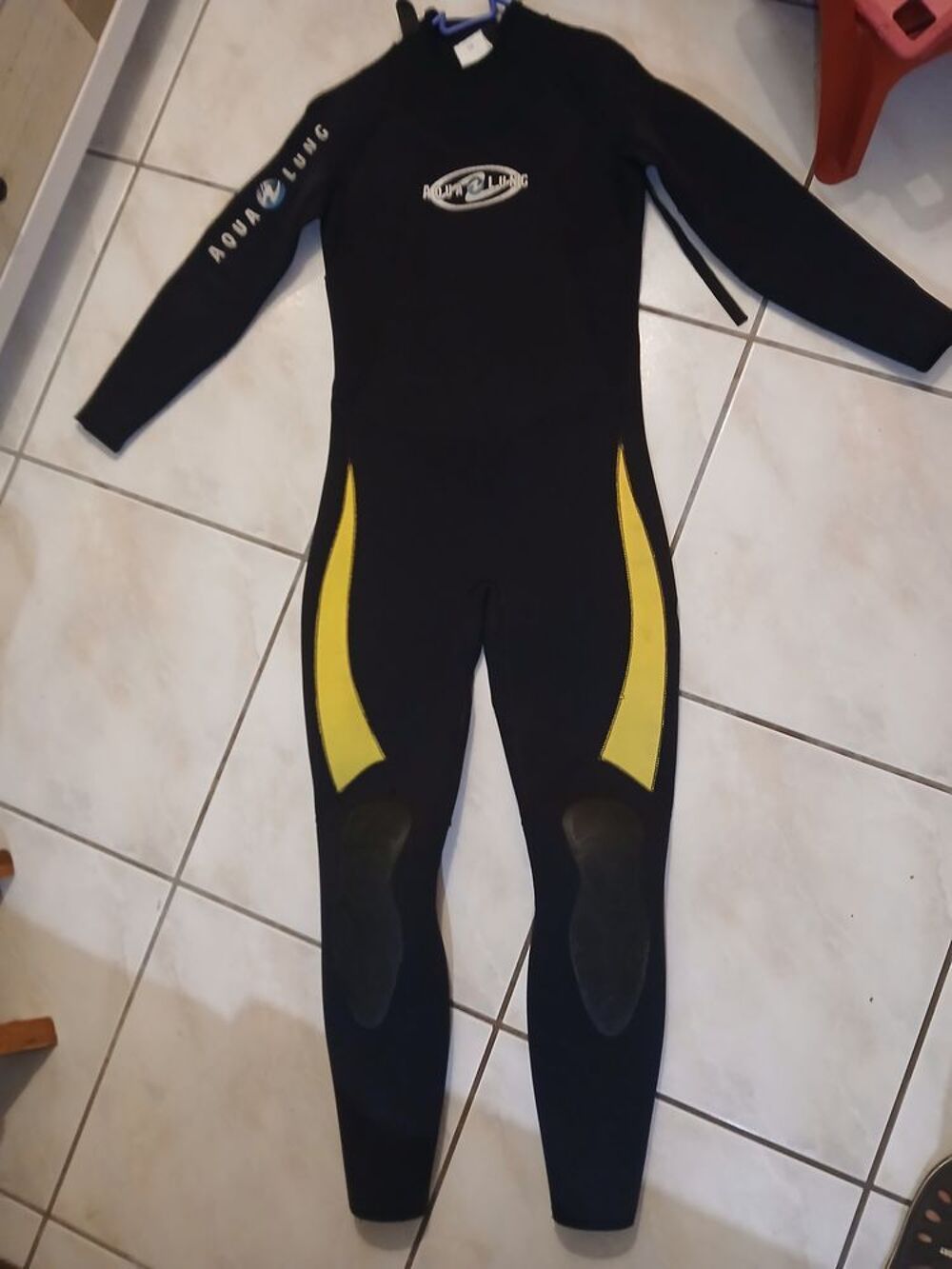 divers mat&eacute;riels de plong&eacute;e marque aqualung Sports