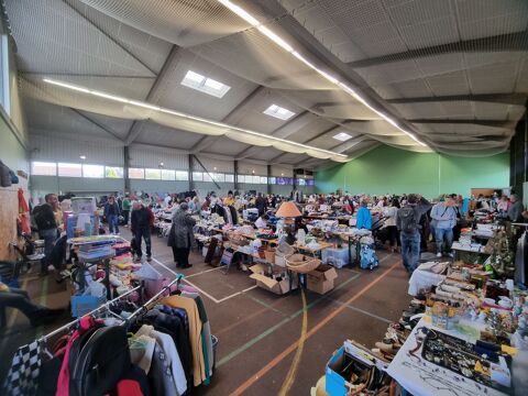 Vide grenier de l'Ecole Henri Barbusse Tarnos (40)