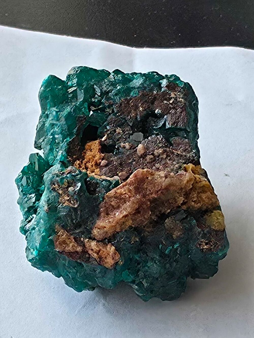 Min&eacute;ral d'exception : Dioptase brute sur sa roche matrice-RDC 