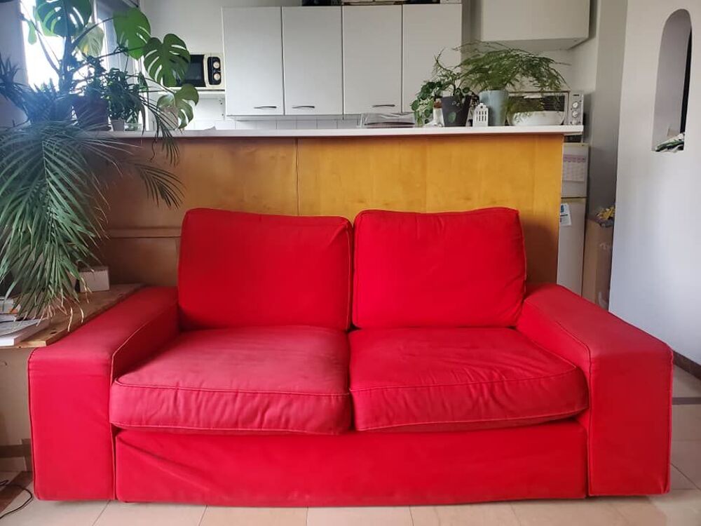 Canap&eacute; 2 places Ikea en Tissu rouge
Meubles