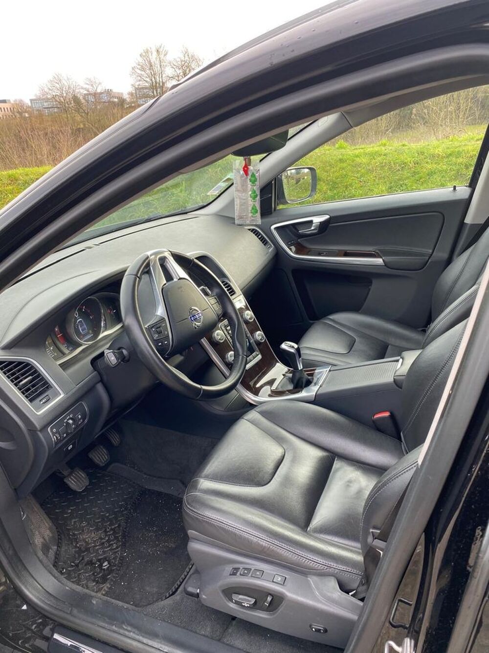 XC60 Business D3 150 ch S&S Momentum Business 2015 occasion 02100 Saint-Quentin
