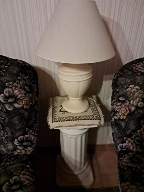 Lampe de salon  et colonne en céramique blanche Creil (60)