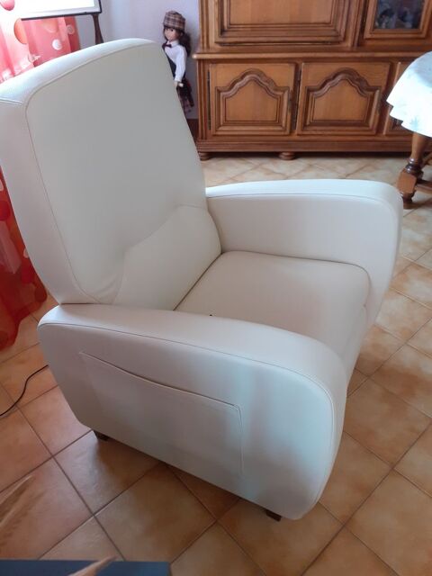 fauteuil cuir 3moteurs..etat neuf... 1500 Exincourt (25)