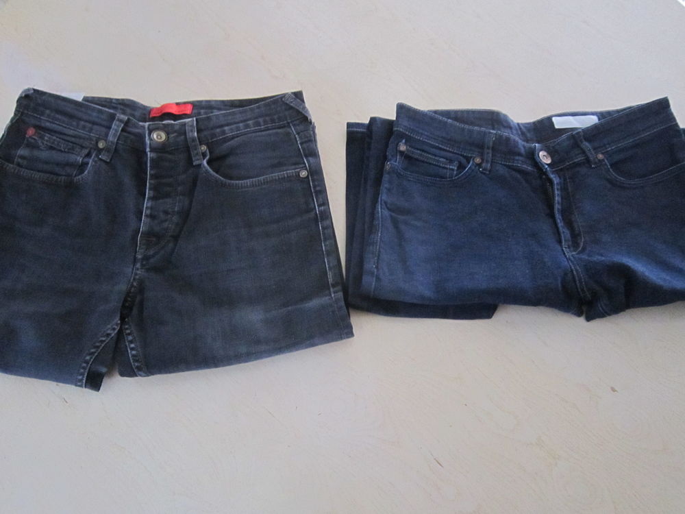 Un lot de deux jeans Vêtements