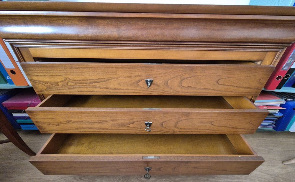 Commode style Louis Philippe en merisier Meubles