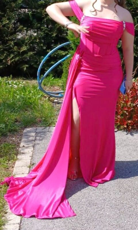 Robe soir�e  20 Gex (01)