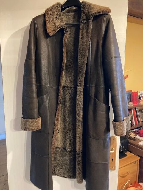 Magnifique manteau long en cuir d'excellente qualité, fourré 250 Bully (69)