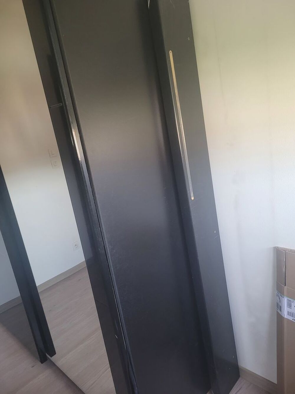 Armoire laqu&eacute;e noire Meubles