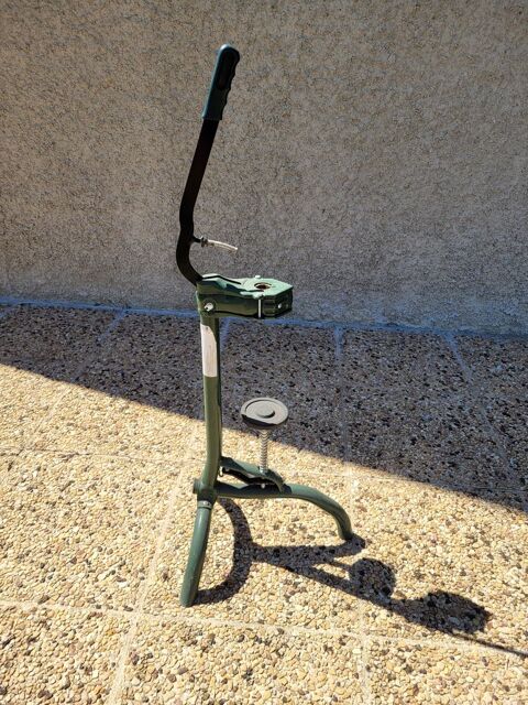 DEBOUCHEUSE A MACHOIRE MANUELLE PARFAIT ETAT
ENVIRON 60 BOUC 15 Saclay (91)