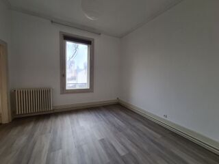 Appartement  louer 4 pices 124 m
