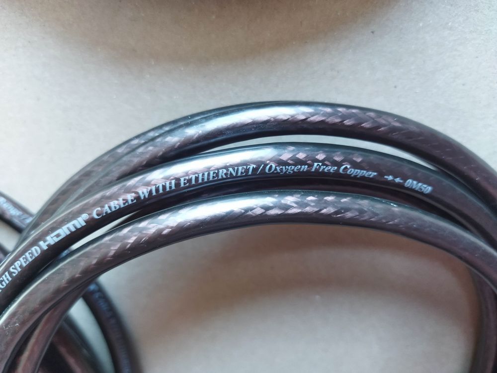 
c&acirc;bles HDMI + optique Audio et hifi