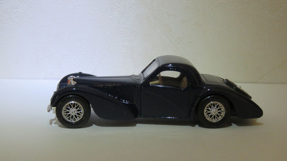 Voiture miniature Bugatti Atalante 