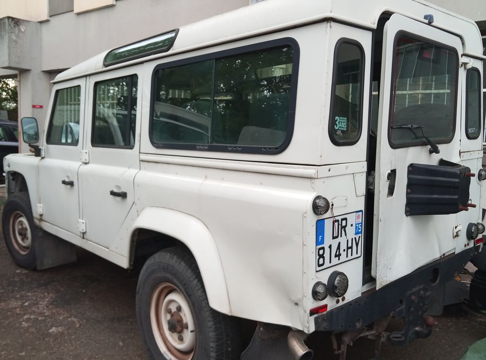 Defender 110 Station Wagon Td5 E 2006 occasion 78210 Saint-Cyr-l'&Eacute;cole