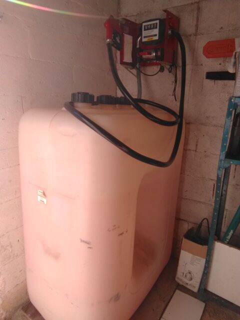 CUVE DE FIOUL&POMPE AUTOMATIQUE PVC 150 Lambesc (13)