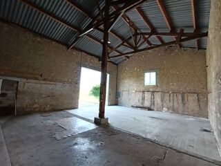  Remise / Grange à vendre 1 pièce 150 m²