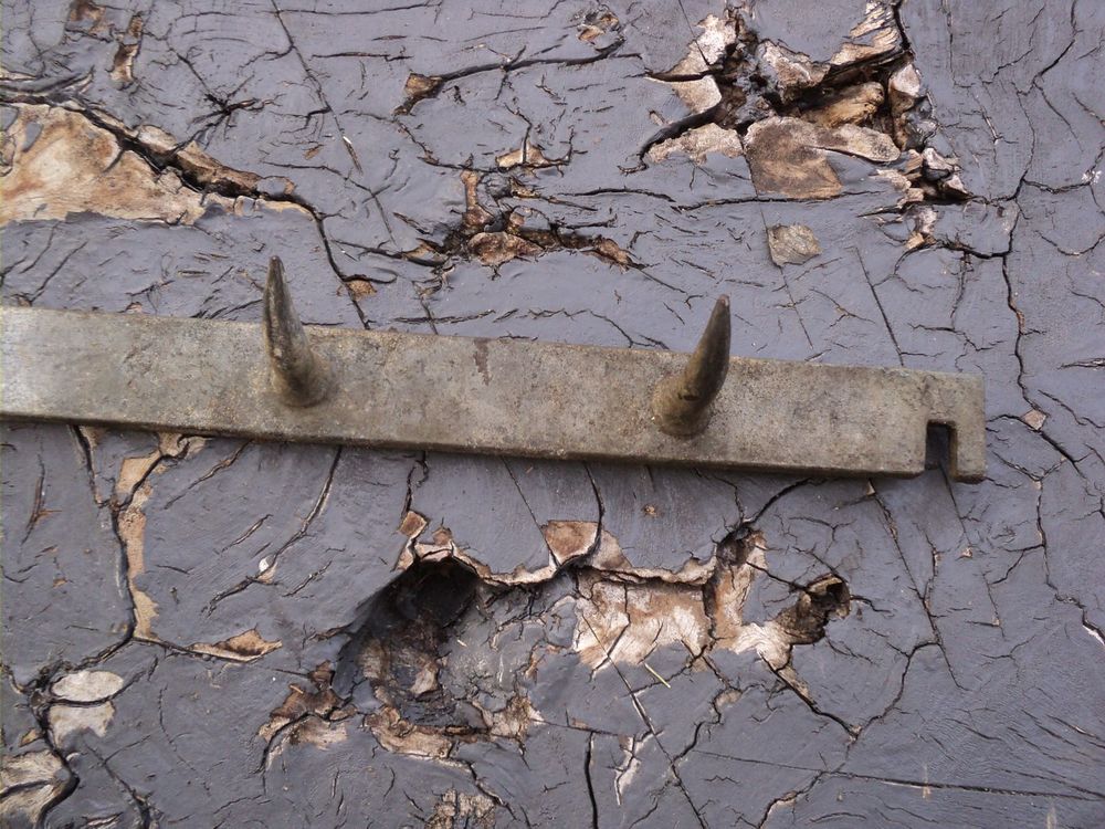 Ancienne Barre de Boucher Crocs Ustensiles D&eacute;co Cuisine. Décoration