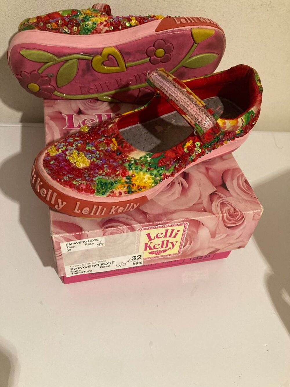 Chaussures filles. Chaussures enfants