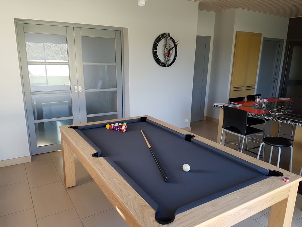 Table billard am&eacute;ricain en ch&ecirc;ne massif Meubles