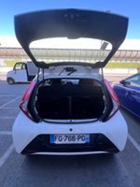 Aygo Pro 1.0 VVT-i x-play 2019 occasion 94200 Ivry-sur-Seine