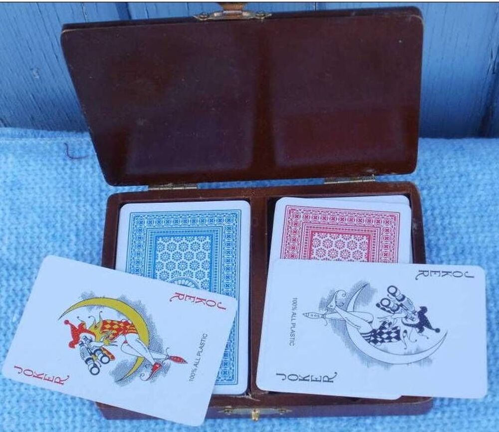 Coffret publicitaire en bois : 2 jeux de 54 cartes Jeux / jouets