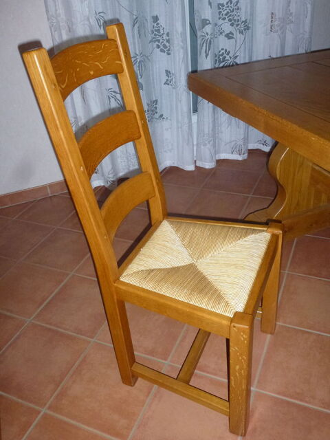 CHAISES EN BOIS AVEC ASSISE EN PAILLAGE 100 Hanches (28)