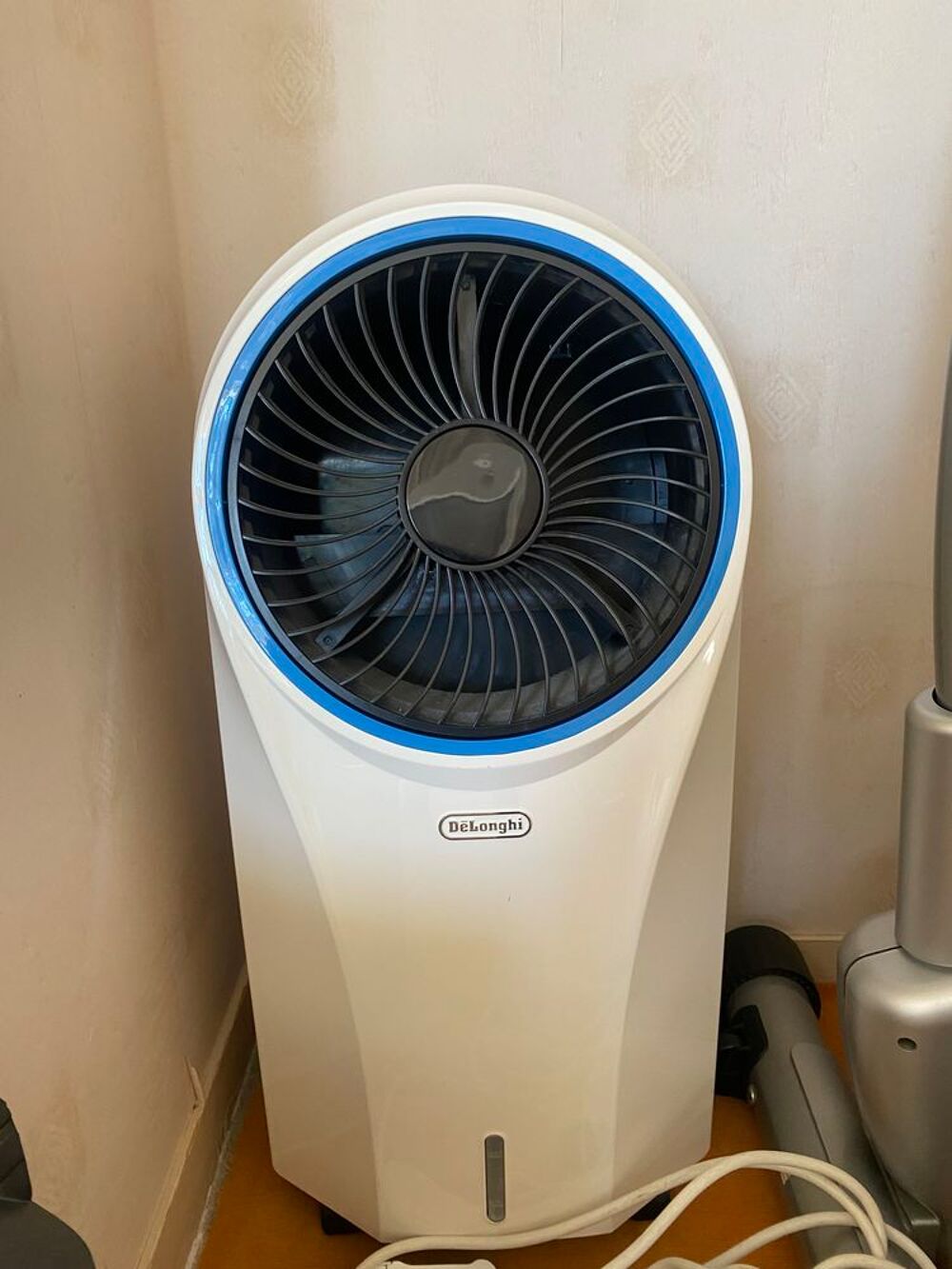 CLIMATISEUR MOBILE DELONGHI Electroménager