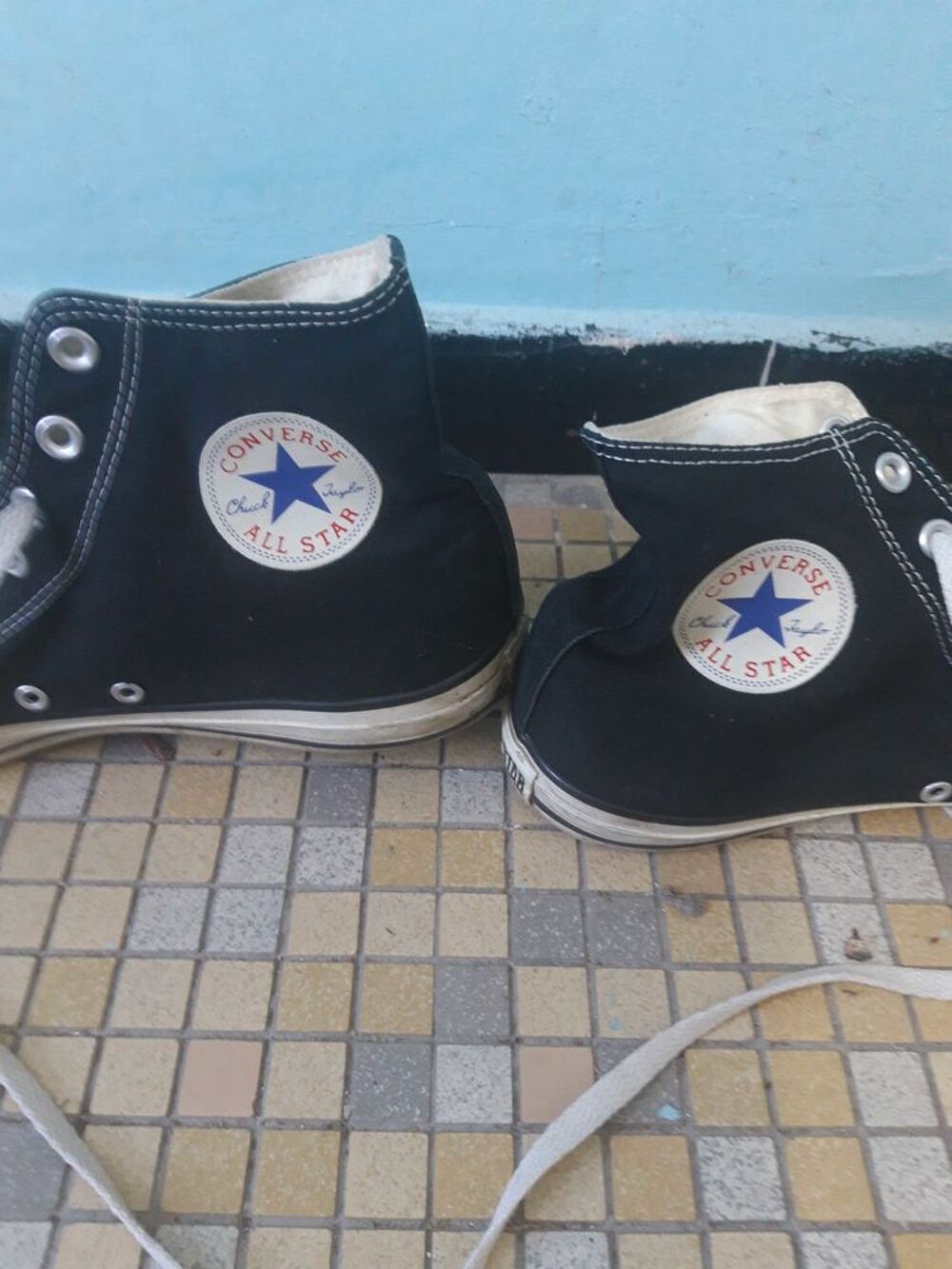 basket noirs marque Converse Chaussures