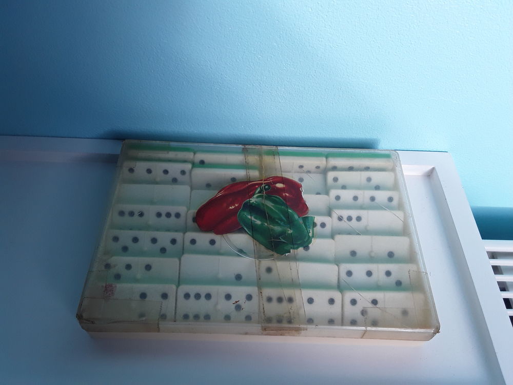 Un jeu de DOMINOS ancien des Ann&eacute;es - 60 Jeux / jouets