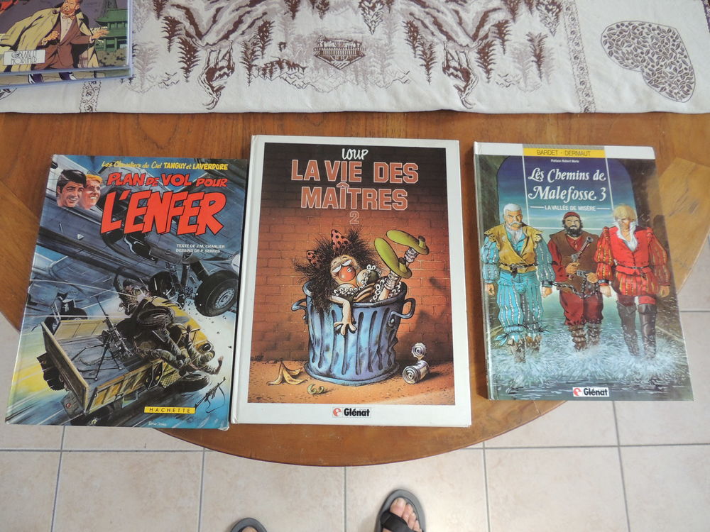 Lot de BD diverses Livres et BD
