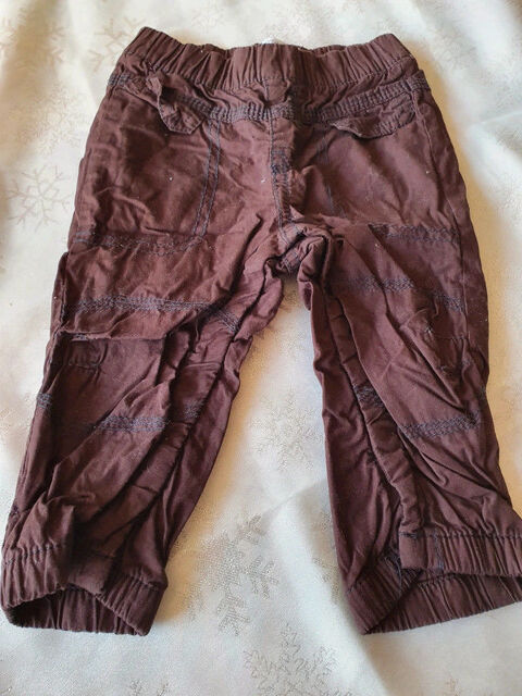 Pantalon marron -12 mois -kitchoun
2 Aubvillers (80)