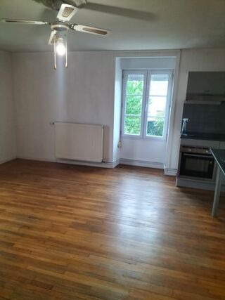  Appartement à louer 4 pièces 100 m²