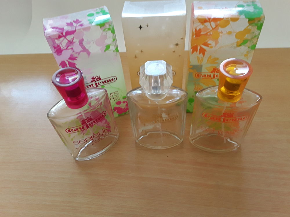 Flacon de parfum vide avec leur emballage 