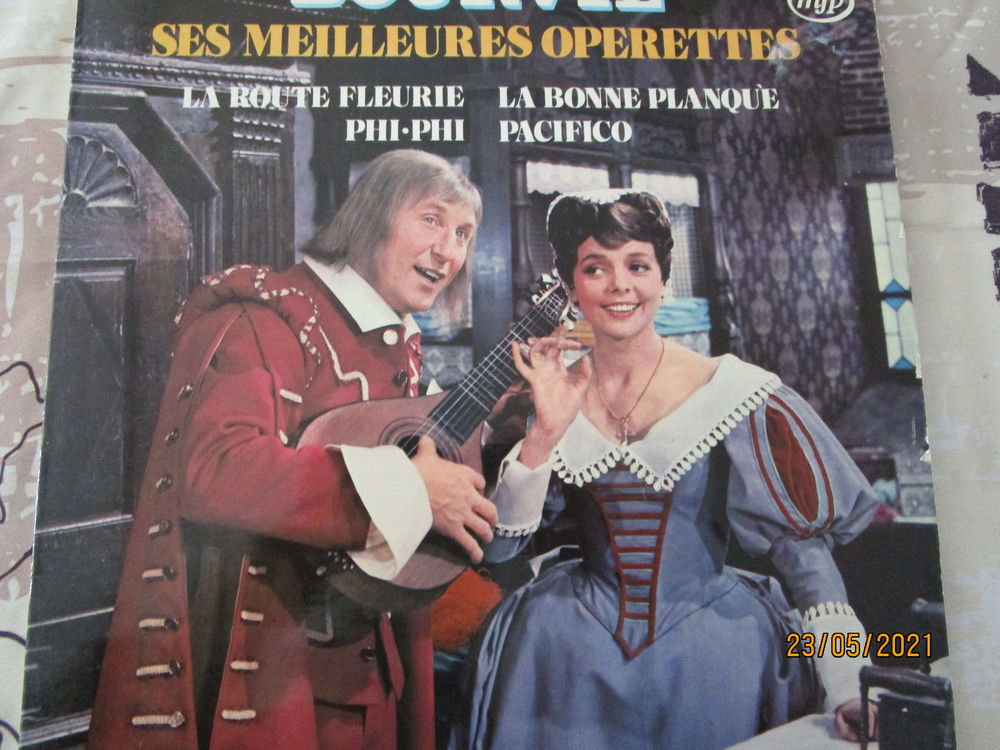 lot album de vinyles + disque 33tr de BOURVIL CD et vinyles