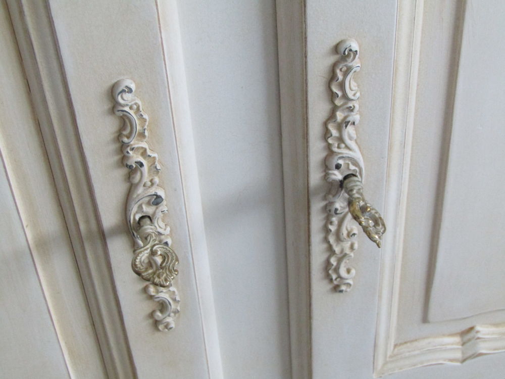 BUFFET EN CHENE MASSIF CERUCE 
Meubles