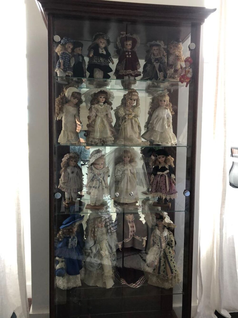 poup&eacute;es de collection avec support 