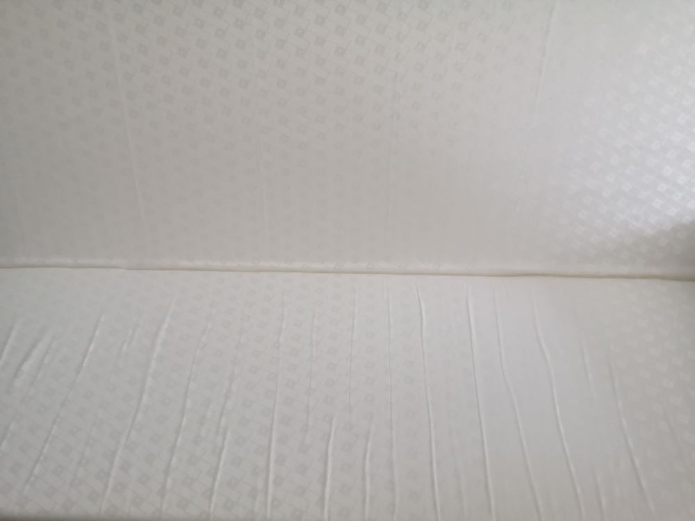 Canap&eacute; convertible sur pied, couleur gris velours Meubles