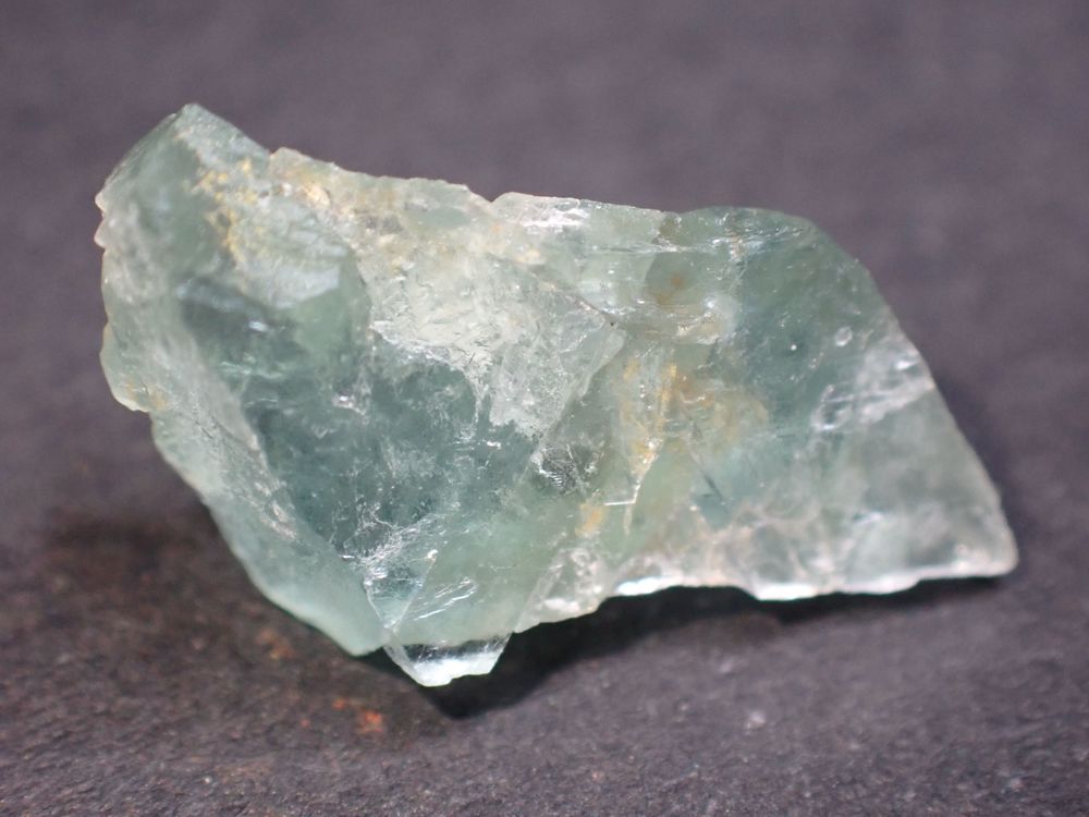 Fluorite La Barre Puy-de-D&ocirc;me France 4,45 carats 16 x 9 x 5 