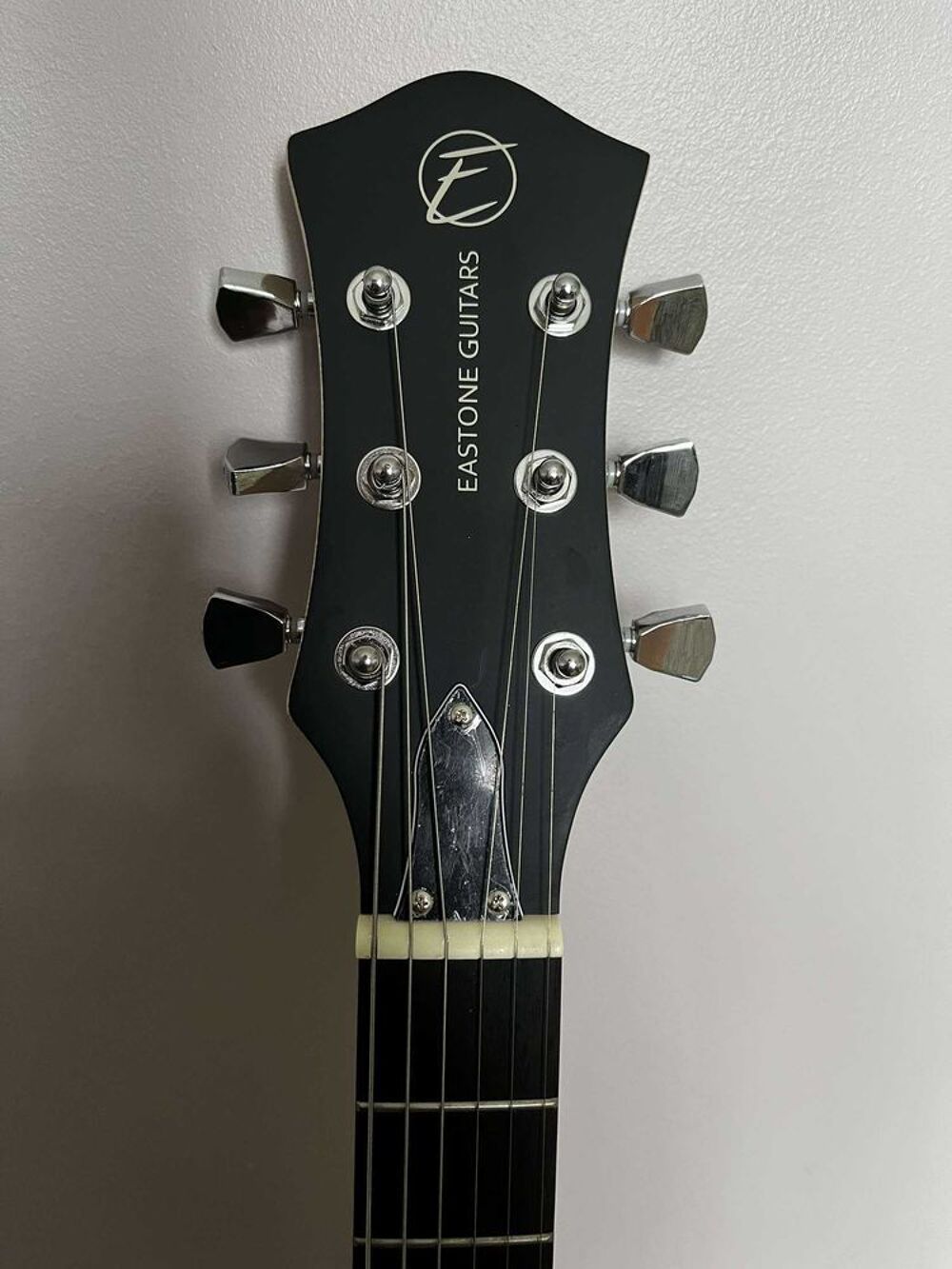 Guitare &eacute;lectrique Eastone LPL70 Satin Noir Instruments de musique