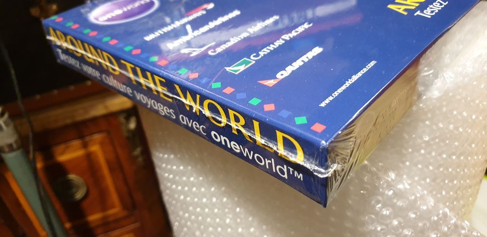 AROUND THE WORLD Jeux / jouets