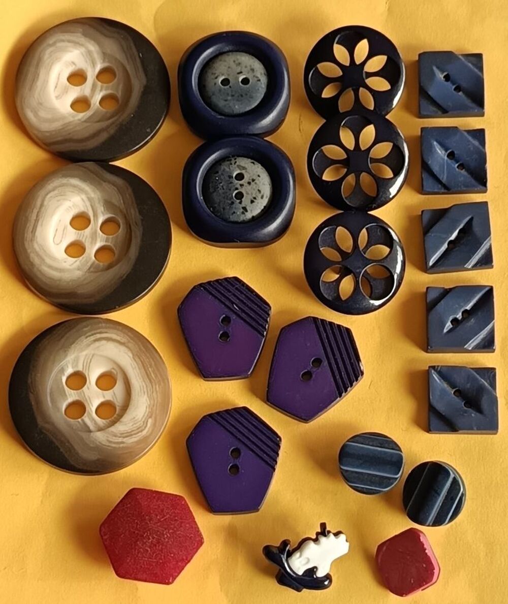 19 Boutons Vintage "Design &amp; G&eacute;om&eacute;trie" Du Bleu au Bordeau 