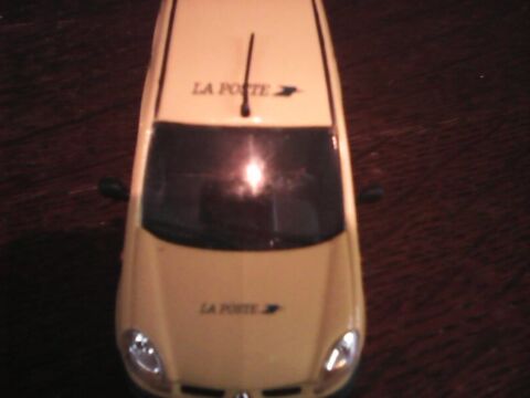 Fourgon Renault Kangoo La Poste Modèle réduit 1/43. 16 Marmande (47)