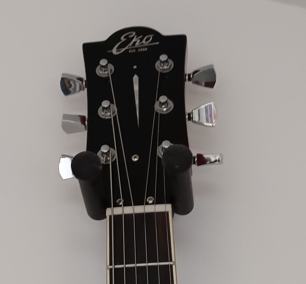 guitare &eacute;lectrique EKO neuve Instruments de musique