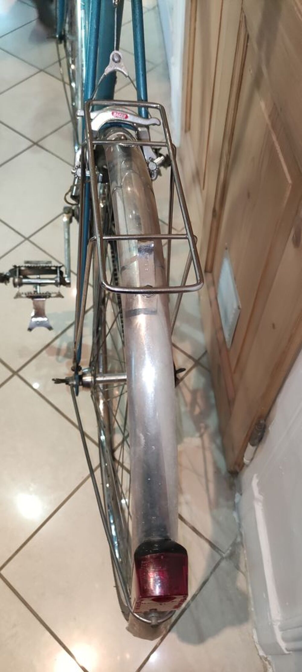 Rare Un v&eacute;lo de course YCENNA cadre acier bleu 57 cm. Tr&egrave;s b Vélos