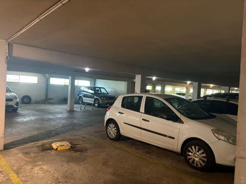  Parking / Garage  louer 12 m