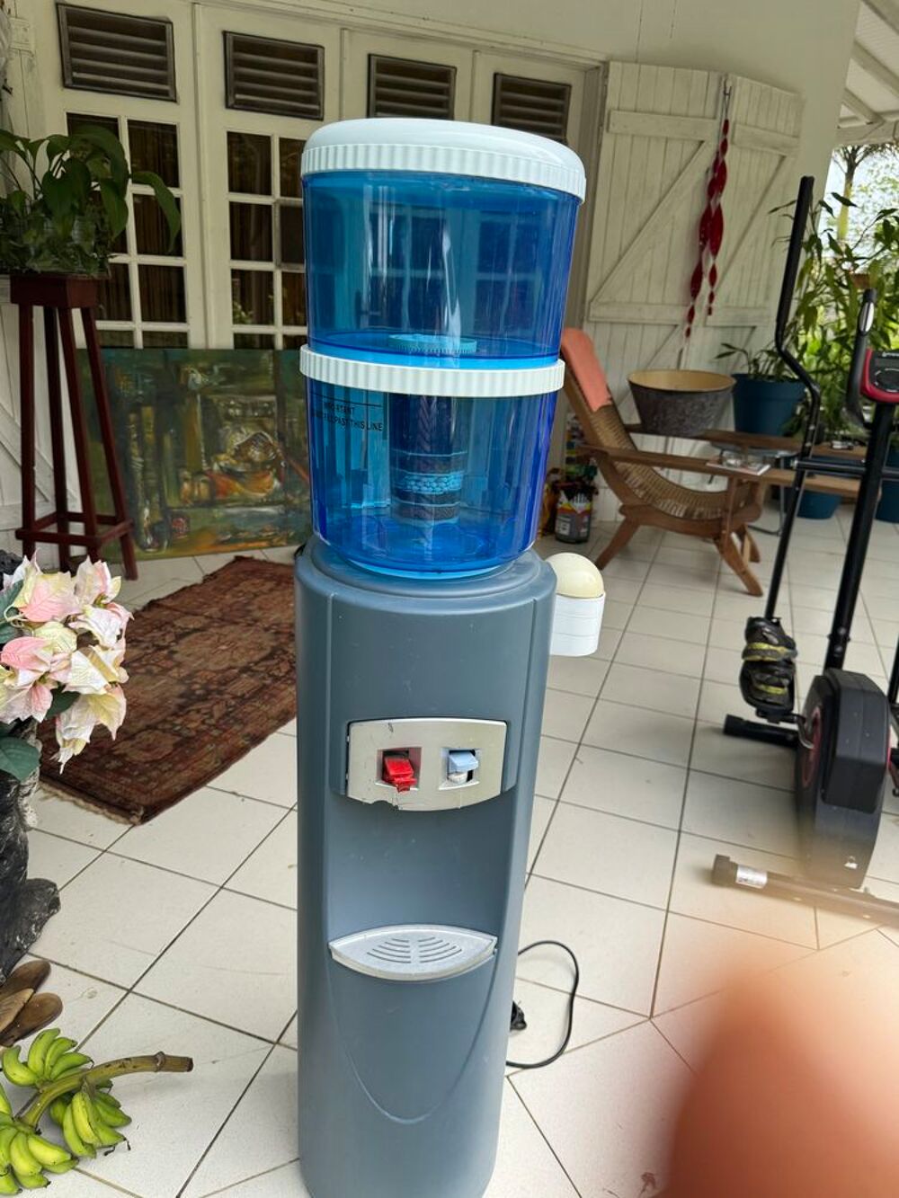 Fontaine &agrave; eau avec filtre charbon argile /secteur Cuisine