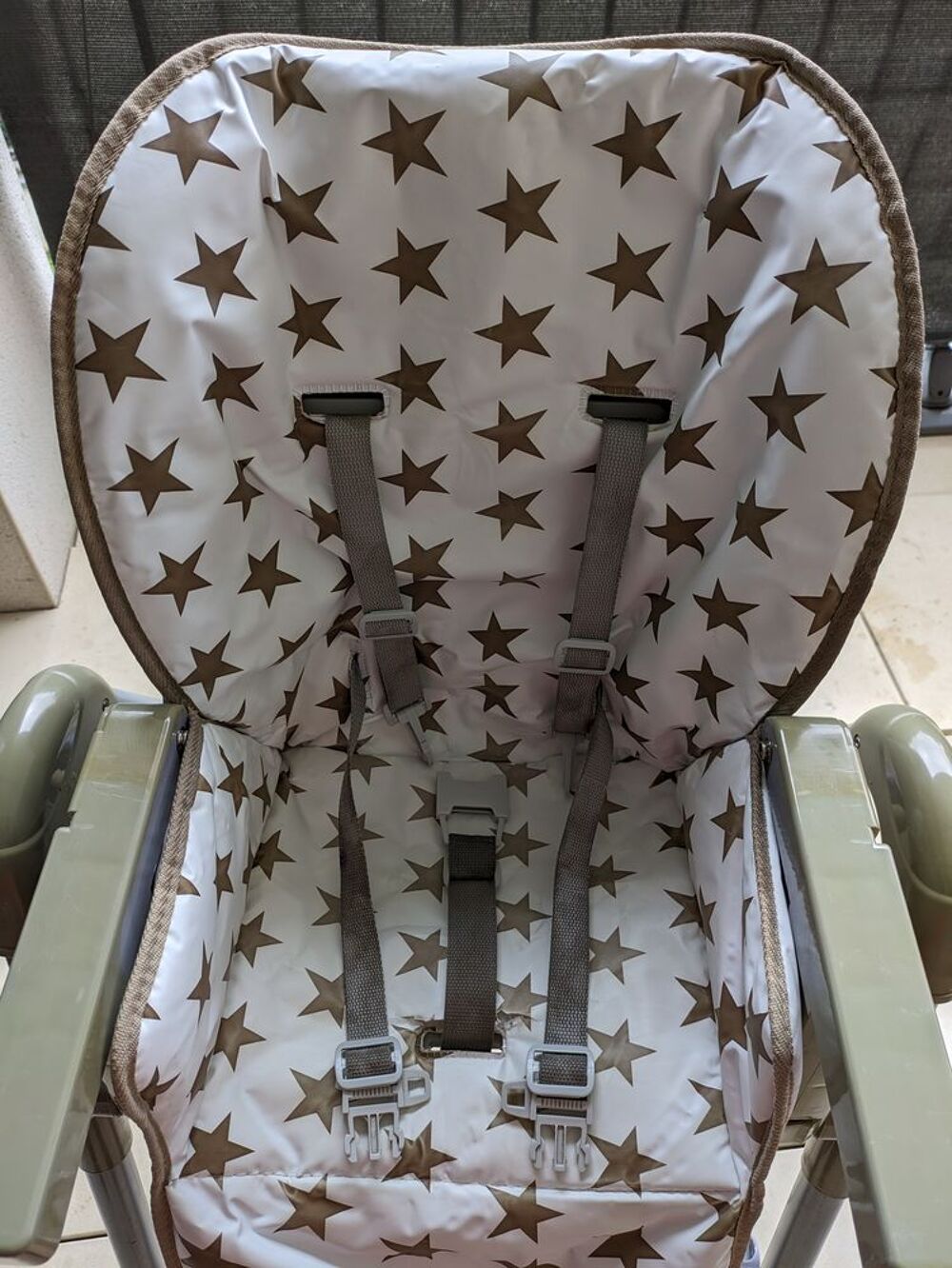 Chaise Haute pour enfant.
bon &eacute;tat Puériculture