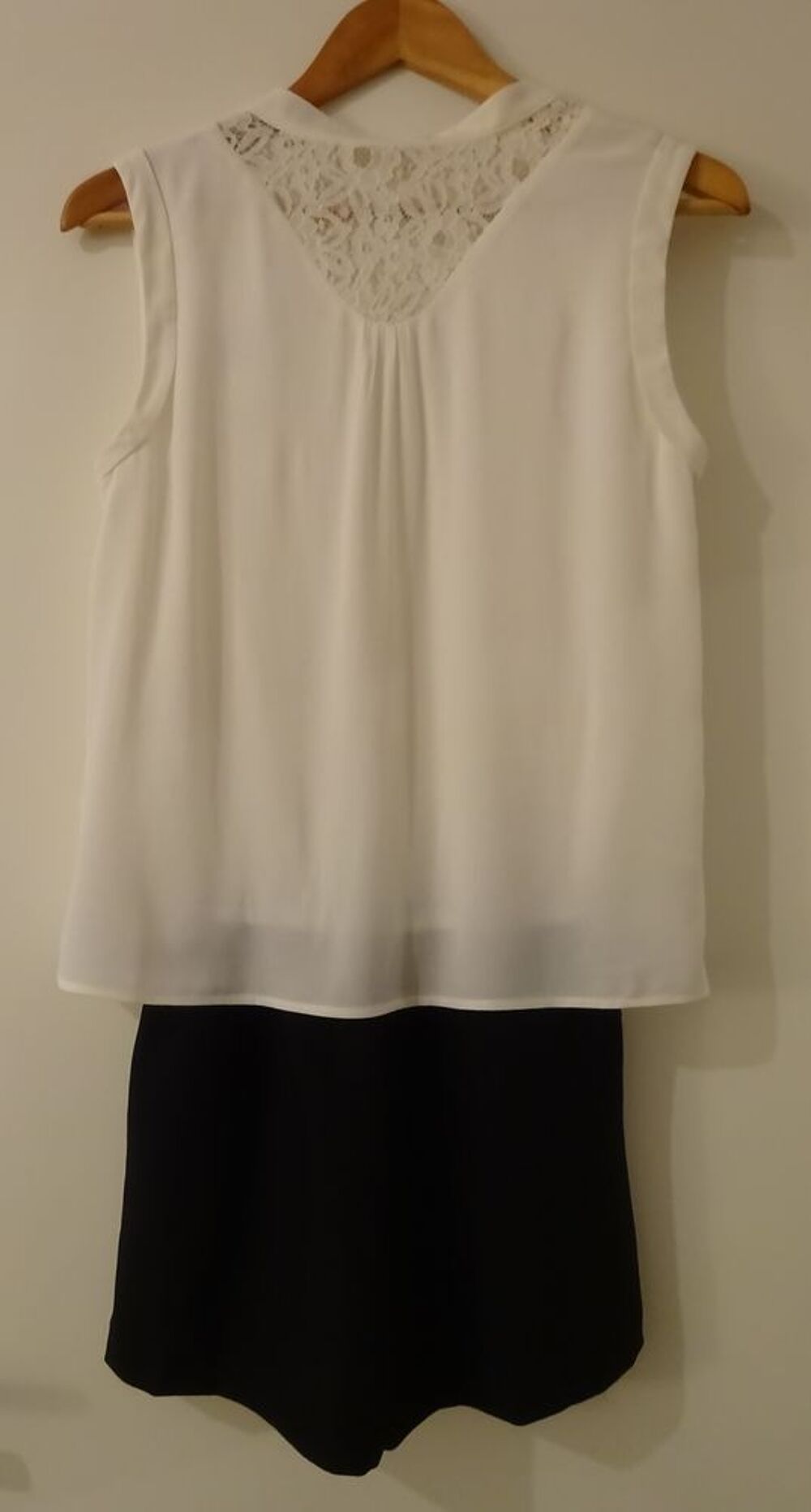 Combi-short blanc cr&egrave;me / noire Naf Naf T36 Vêtements
