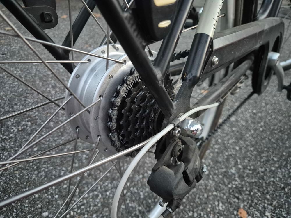 V&eacute;lo &eacute;lectrique de ville Elops D&eacute;cathlon Vélos