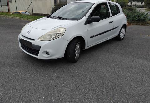 Renault Clio III CLIO III SOCIETE DCI 75 ECO2 GENERIQUE EURO 5 2012 occasion Auray 56400